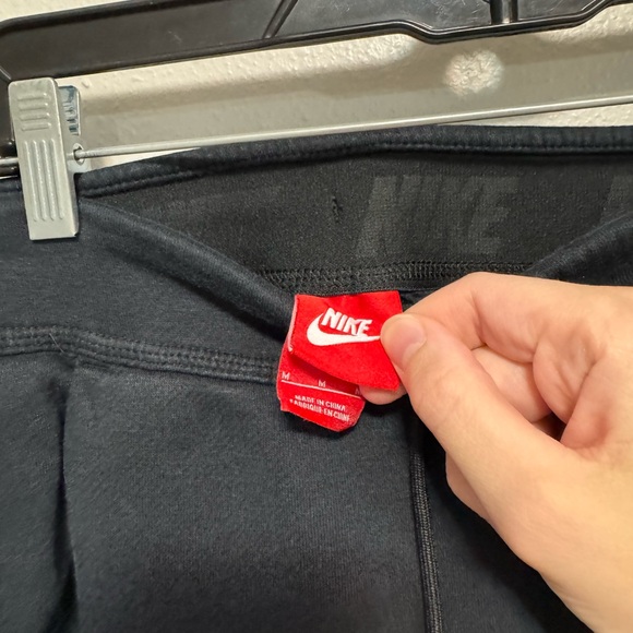 Nike Black Sweatpant Joggers - Size Medium - Picture 4 of 4